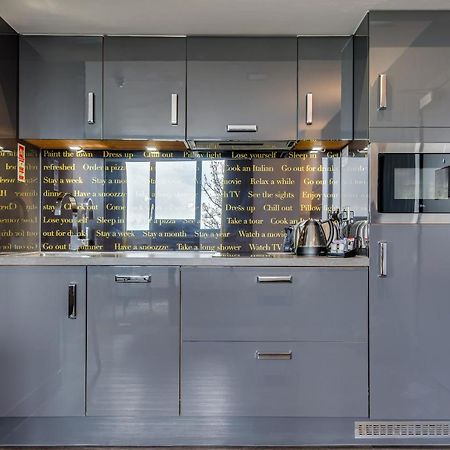 Roomzzz Nottingham City Екстериор снимка